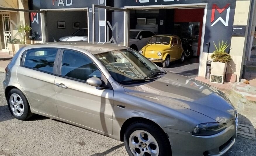 Alfa Romeo 147 1.6 16V TS 5 p. 2005 NEO